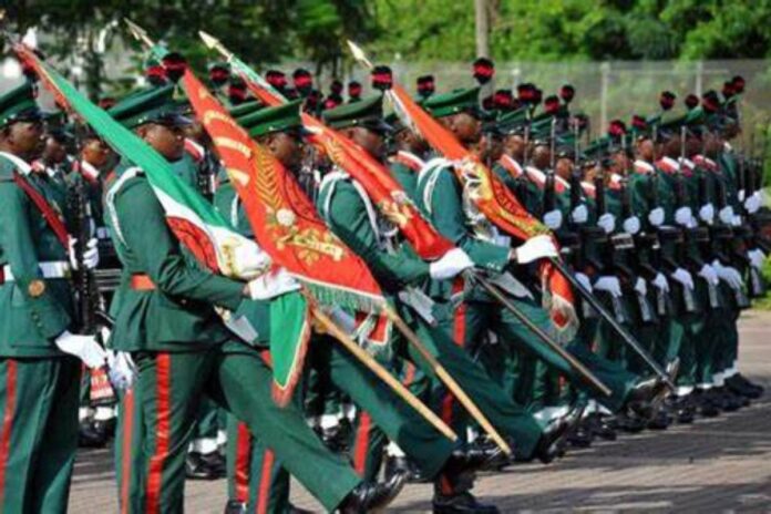 Bénin armée nigériane belge défilé