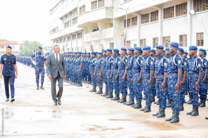 sortie agents police Porto Novo