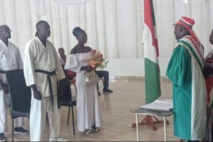 Burundi mariage kimono