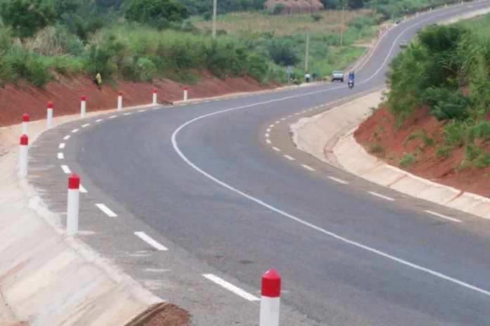 Mono Couffo Bitumage pavage aménagement de routes Azovè, Lokossa, Bopa Dogbo