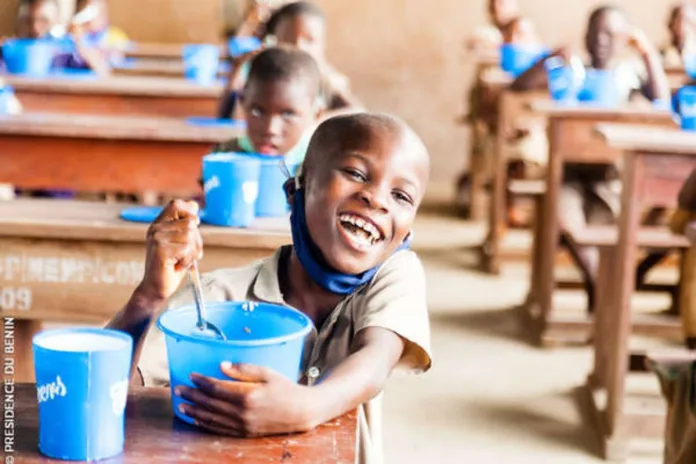 Bénin cantines scolaires priorités sociales repas chaud