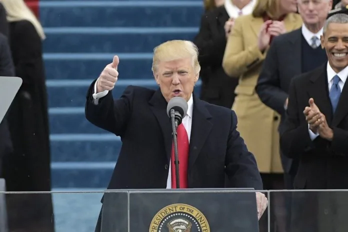 États-Unis Donald Trump ambassade drapeau