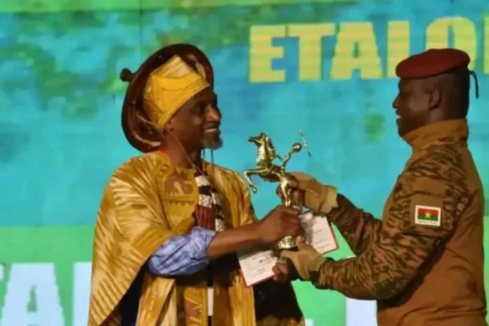 FESPACO 2025 : Dani Kouyaté remporte l’Étalon d’or de Yennenga avec Katanga