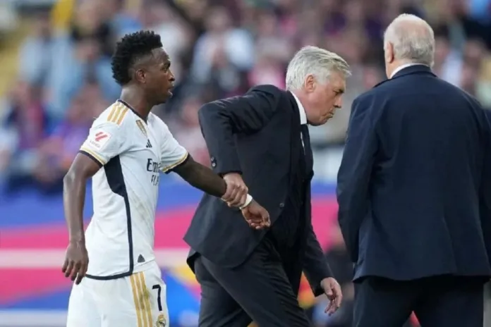 Real Madrid : la surprenante décision de Carlo Ancelotti après le penalty raté de Vinicius