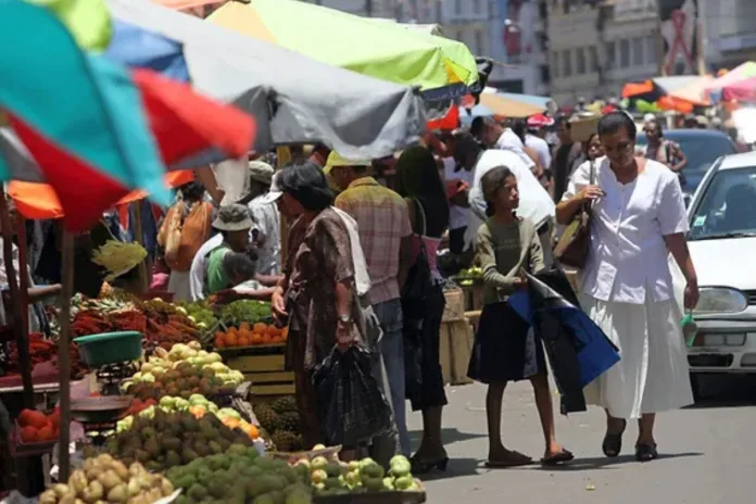 Économie malgache Déficit commercial Aide au développement